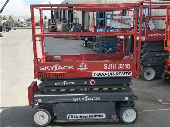 2015 Skyjack SJIII3215 Scissor Lift