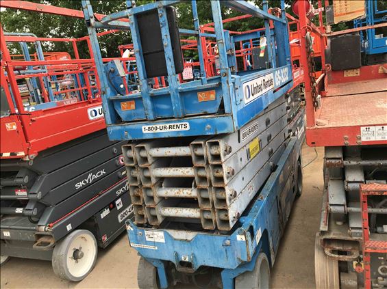 2014 Genie GS-3232 Scissor Lift