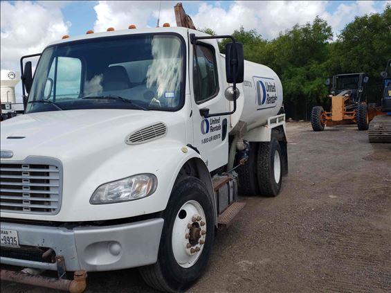 2014 Freightliner M2 106 WATER Water Truck