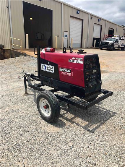 2016 Lincoln Electric RANGER 305 D Welder