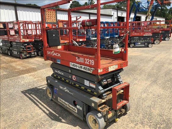 2014 Skyjack SJIII3219 Scissor Lift