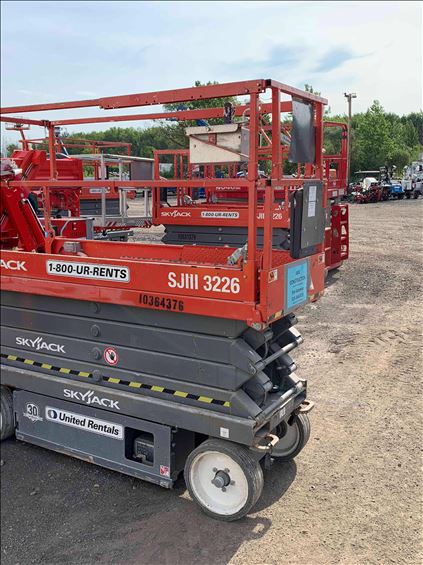 2015 Skyjack SJIII3226 Scissor Lift