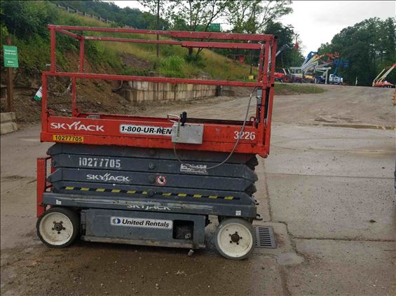 2014 Skyjack SJIII3226 Scissor Lift