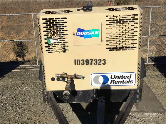 2015 Doosan P425/HP375WCUT4 Air Compressor