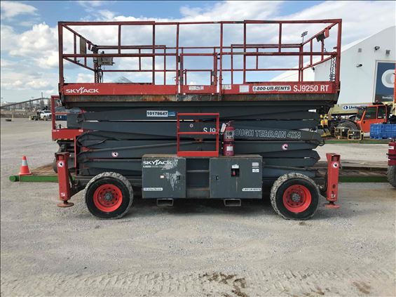 2013 Skyjack SJ9250RT Scissor Lift