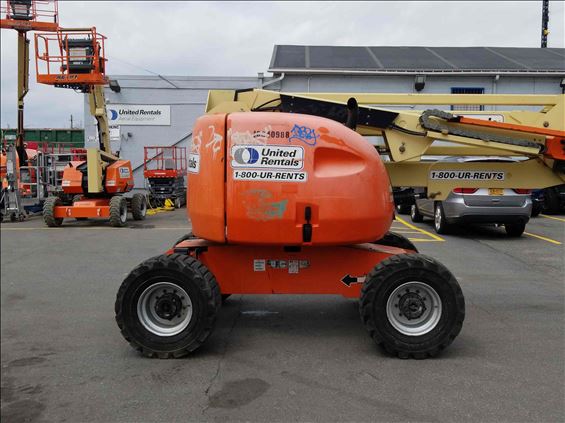 2012 JLG 450AJ