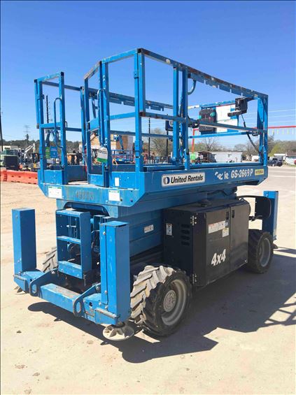 2014 Genie GS-2669 RT Scissor Lift