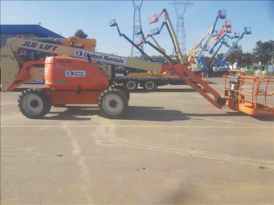 2011 JLG 600AJ