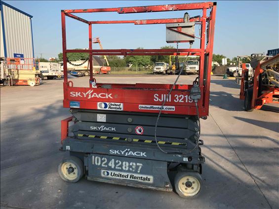 2014 Skyjack SJIII3219 Scissor Lift