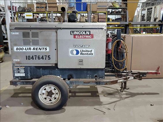 2016 Lincoln Electric VANTAGE 520 Welder