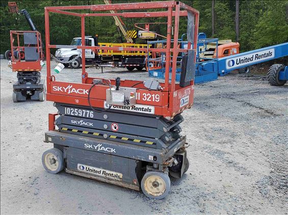 2014 Skyjack SJIII3219 Scissor Lift