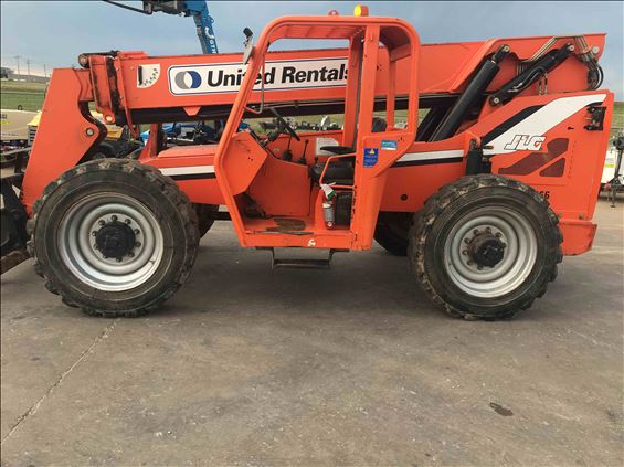 2014 SKYTRAK 8042 Rough Terrain Forklift