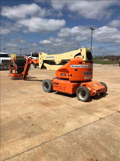 2012 JLG E400AJPN Boom Lift