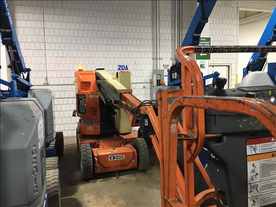 2013 JLG E300AJ Boom Lift