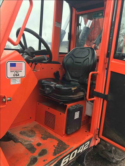 2018 SKYTRAK 6042 Forklift