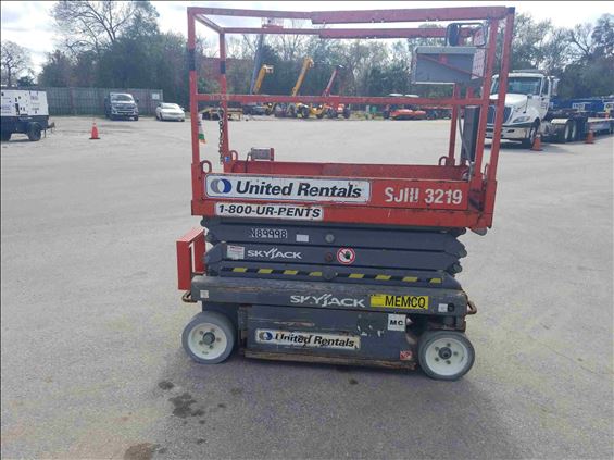 2015 Skyjack SJIII3219 Scissor Lift