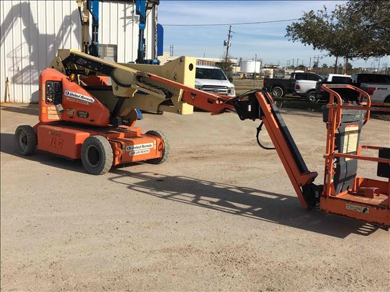 2012 JLG E400AJ Boom Lift