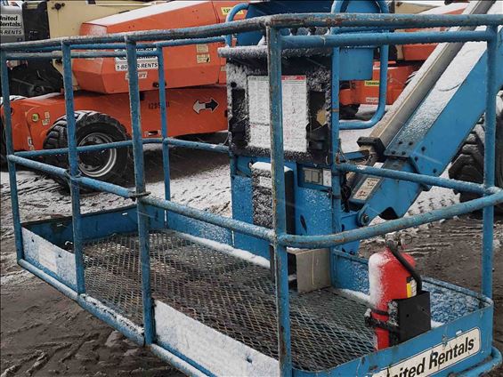 2011 Genie Z-135/70 Boom Lift