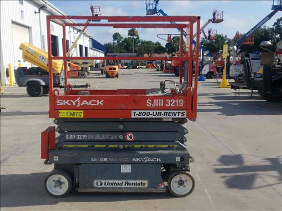 2013 Skyjack SJIII3219 Scissor Lift