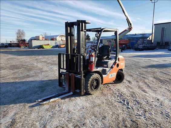 2014 Toyota 8FGU30 Warehouse Forklift
