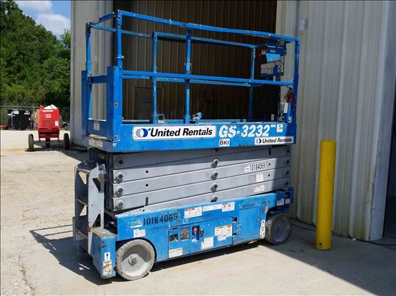 2013 Genie GS-3232 Scissor Lift