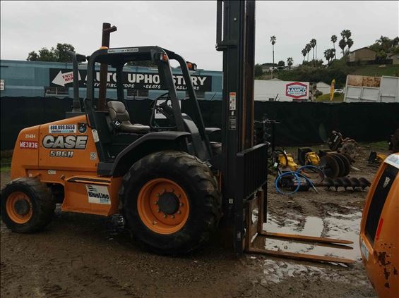 2015 Case 586H Rough Terrain Forklift