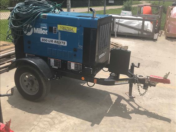 2018 Miller Welders Big Blue 300R Welder