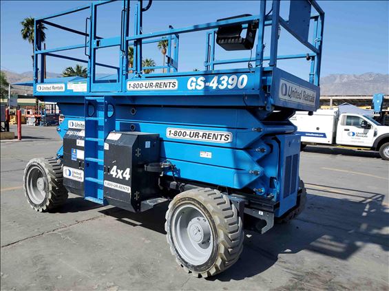 2017 Genie GS-4390 RT Scissor Lift