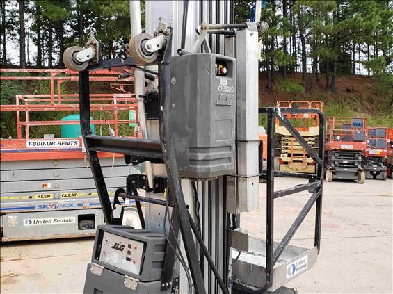 2014 JLG 41AM-DC Pusharound Lift