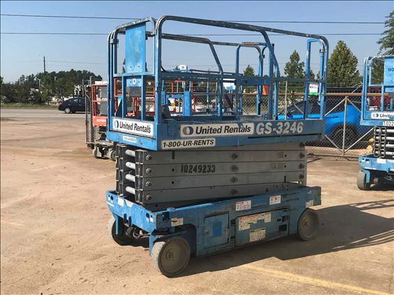 2014 Genie GS-3246 Scissor Lift