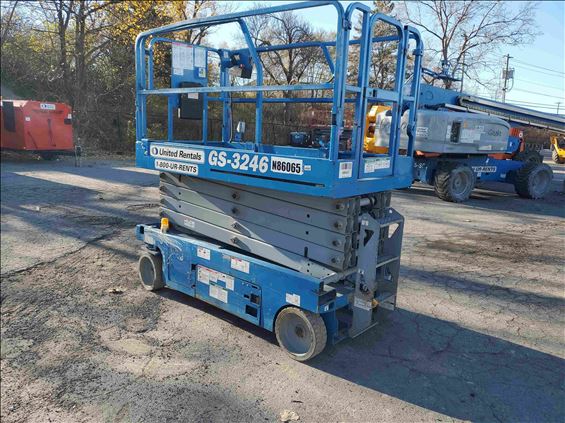 2014 Genie GS-3246 Scissor Lift