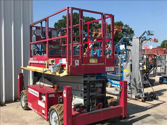 2015 MEC 3259 ERT Scissor Lift