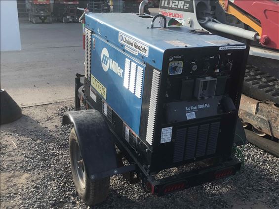 2018 Miller Welders Big Blue 300R Welder