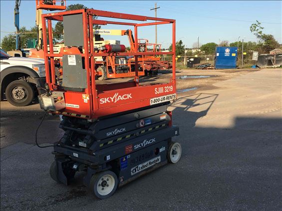 2014 Skyjack SJIII3219 Scissor Lift