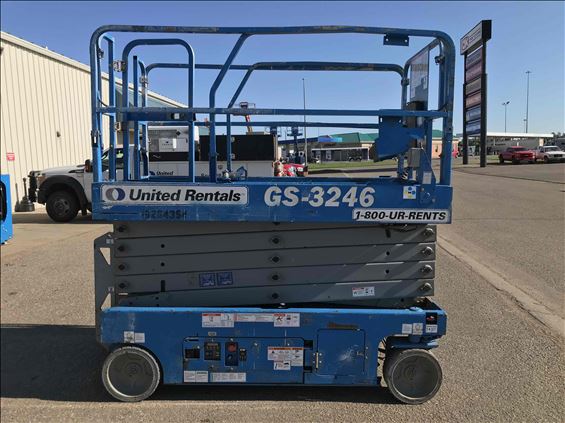 2014 Genie GS-3246 Scissor Lift
