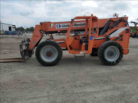 2014 SKYTRAK 8042 Rough Terrain Forklift