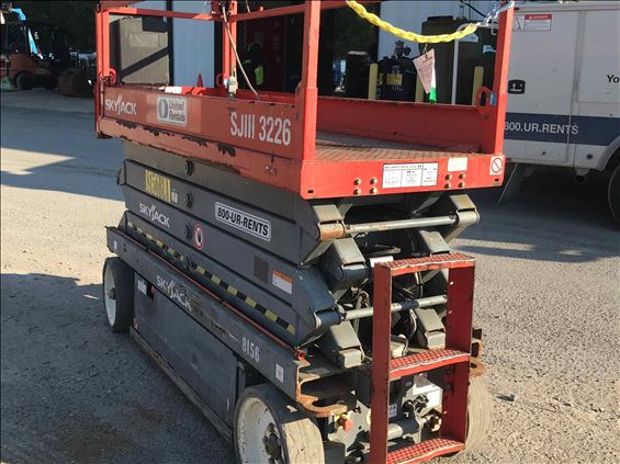 2014 Skyjack SJIII3226 Scissor Lift