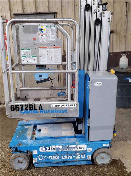 2014 Genie GR-20 Vertical Lift