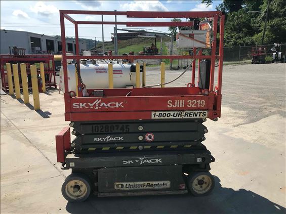 2014 Skyjack SJIII3219 Scissor Lift