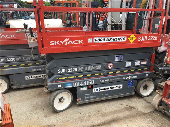 2013 Skyjack SJIII3226 Scissor Lift