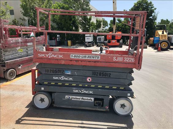 2014 Skyjack SJIII3226 Scissor Lift