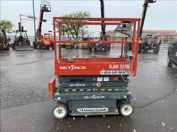 2014 Skyjack SJIII3219 Scissor Lift