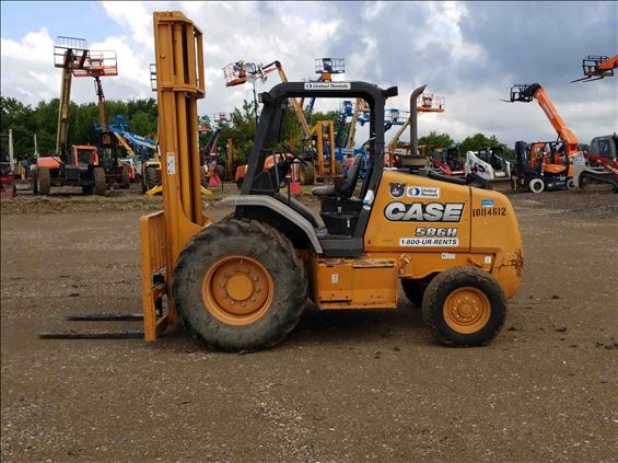 2013 Case 586H Rough Terrain Forklift