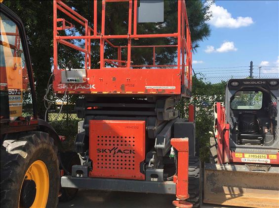 2014 Skyjack SJ8841RT Scissor Lift