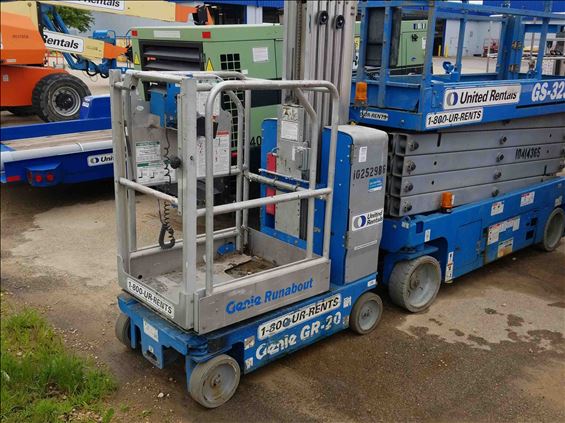 2014 Genie GR-20 Vertical Lift