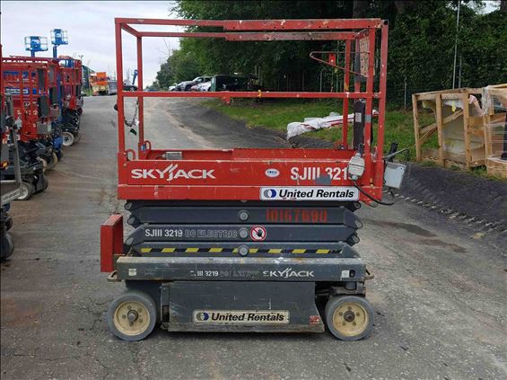 2013 Skyjack SJIII3219 Scissor Lift