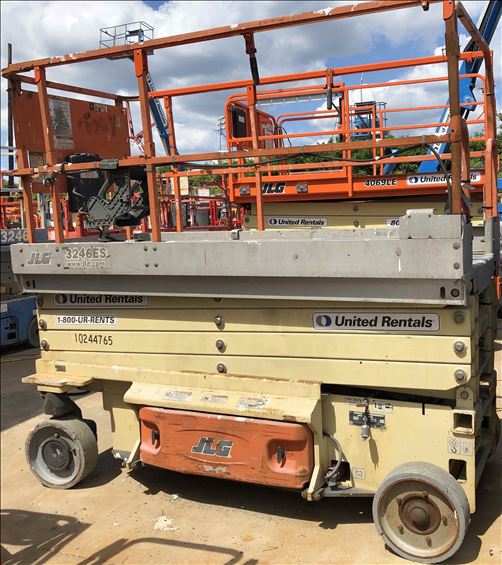 2014 JLG 3246ES Scissor Lift