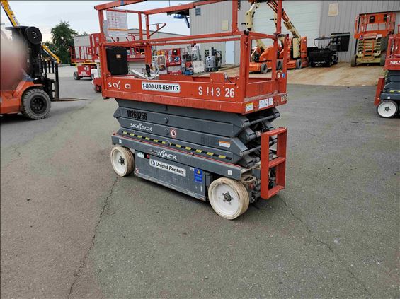2014 Skyjack SJIII3226 Scissor Lift