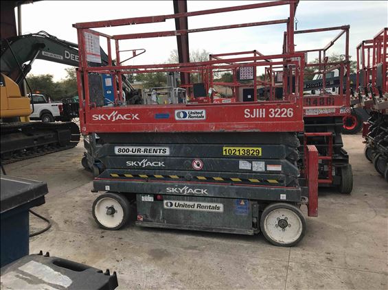 2014 Skyjack SJIII3226 Scissor Lift