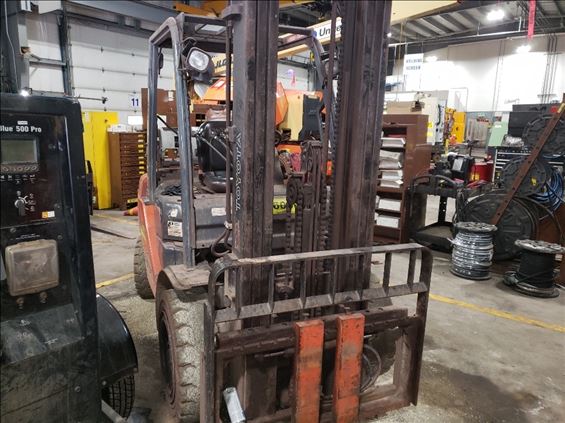 2014 Toyota 8FGU30 Warehouse Forklift